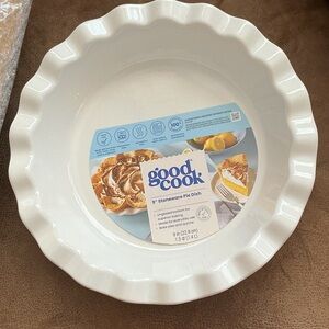 Goodcook 9 In Stoneware Pie Dish Ceramic Unglazed Bottom Stoneware Pie Dish. NWT